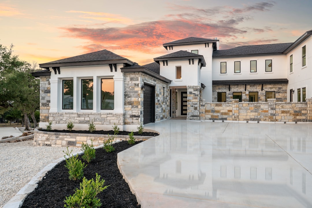 How to Build a Real Estate Agent Website (That Actually Books Showings)